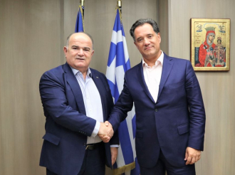 Ψηφιακή κάρτα εργασίας και προγράμματα αναβάθμισης δεξιοτήτων: Τι συζήτησαν Γεωργιάδης και πρόεδρος ΓΣΕΒΕΕ