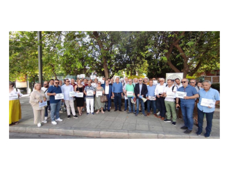 Συγκέντρωση διαμαρτυρίας Προέδρων Ενώσεων Μελών της ΠΟΦΕΕ στο Σύνταγμα
