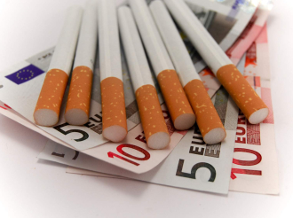 Φωτιά στις τσέπες των καπνιστών βάζουν οι Βρυξέλλες (πίνακες)