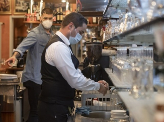 Eurostat: Οι Έλληνες δουλεύουν περισσότερο απ’ όλους στην Ευρώπη – Το 8ωρο έγινε… 10ωρο