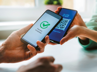 Σε εφαρμογή από σήμερα, 1η Δεκεμβρίου, η υποχρέωση αποδοχής πληρωμών μέσω IRIS στις συναλλαγές με ιδιώτες