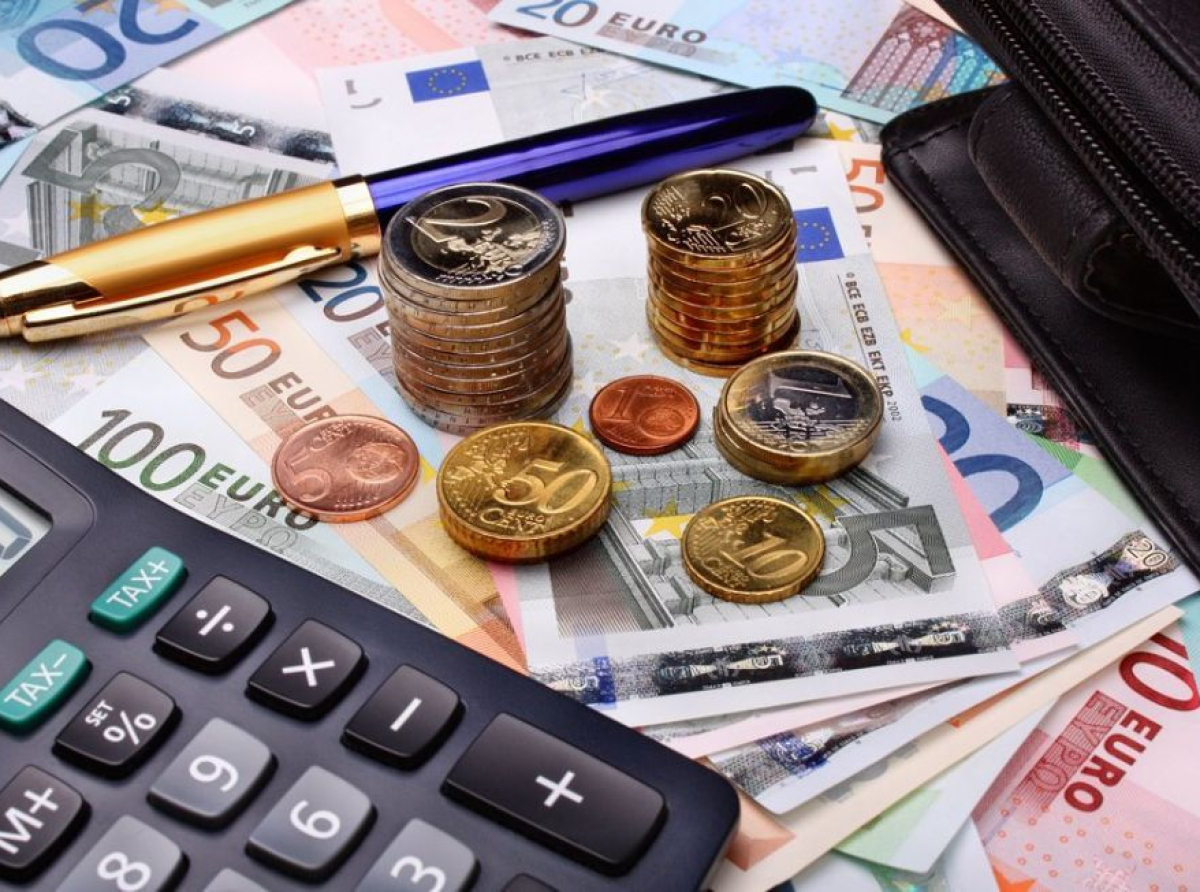 Φορολογικά συνεπείς 9 στις 10 επιχειρήσεις, σε δυσχέρεια τα νοικοκυριά 