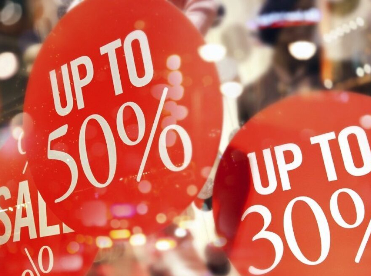 Χειμερινές εκπτώσεις 2026: Τι διευκρινίζουν Εμπορικοί Σύλλογοι για τις προσφορές