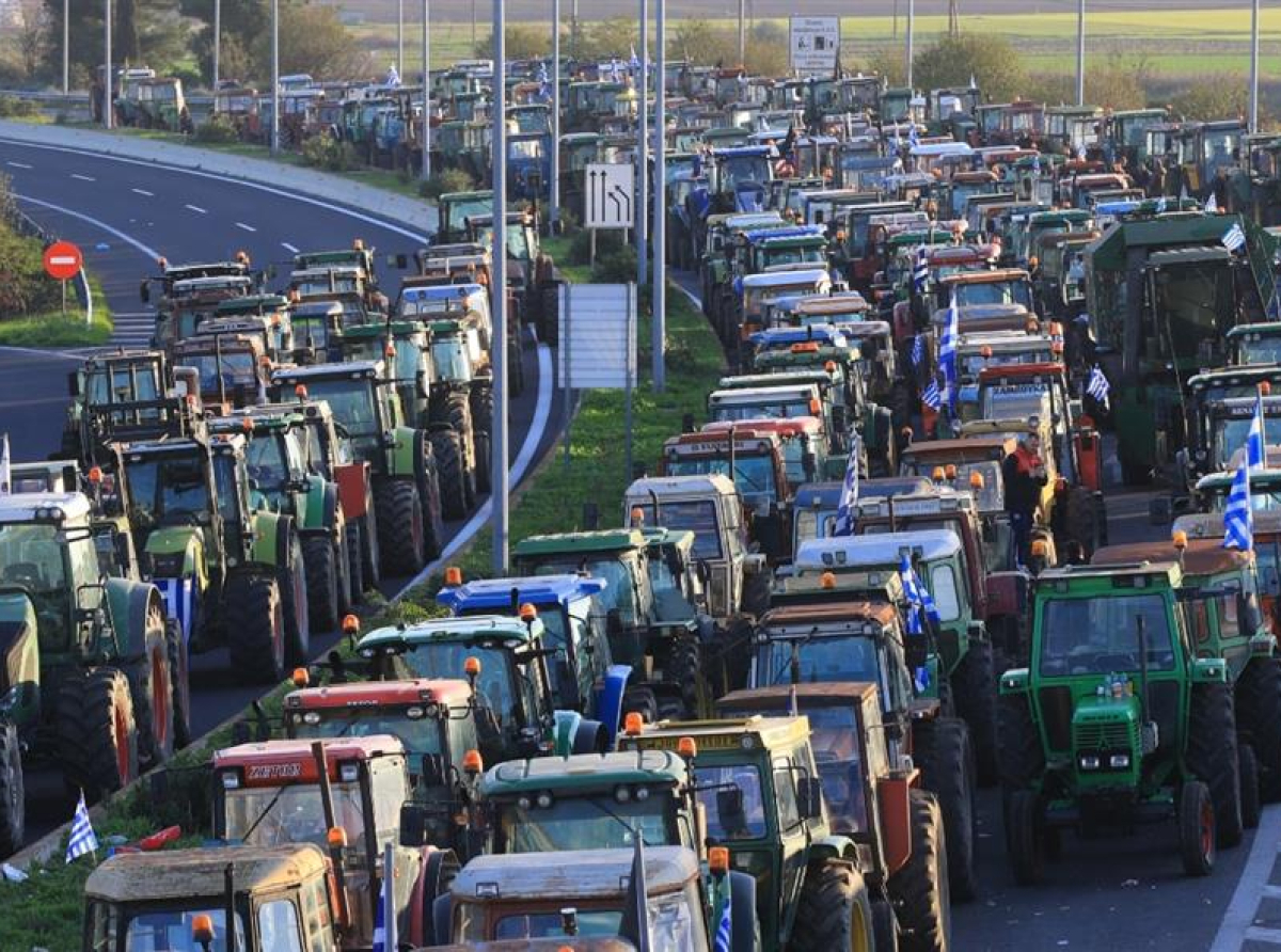 Αγρότες: «Ναι» στην πρόσκληση από την κυβέρνηση για συνάντηση με τον πρωθυπουργό την Τρίτη