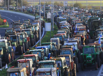 Αγρότες: «Ναι» στην πρόσκληση από την κυβέρνηση για συνάντηση με τον πρωθυπουργό την Τρίτη