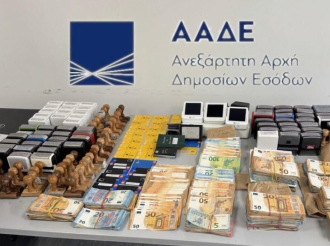 Το κόλπο με τα ΑΦΜ μιας χρήσης και τους αχυρανθρώπους: Πώς βγάζουν εκατομμύρια με εικονικές εταιρείες-βιτρίνες