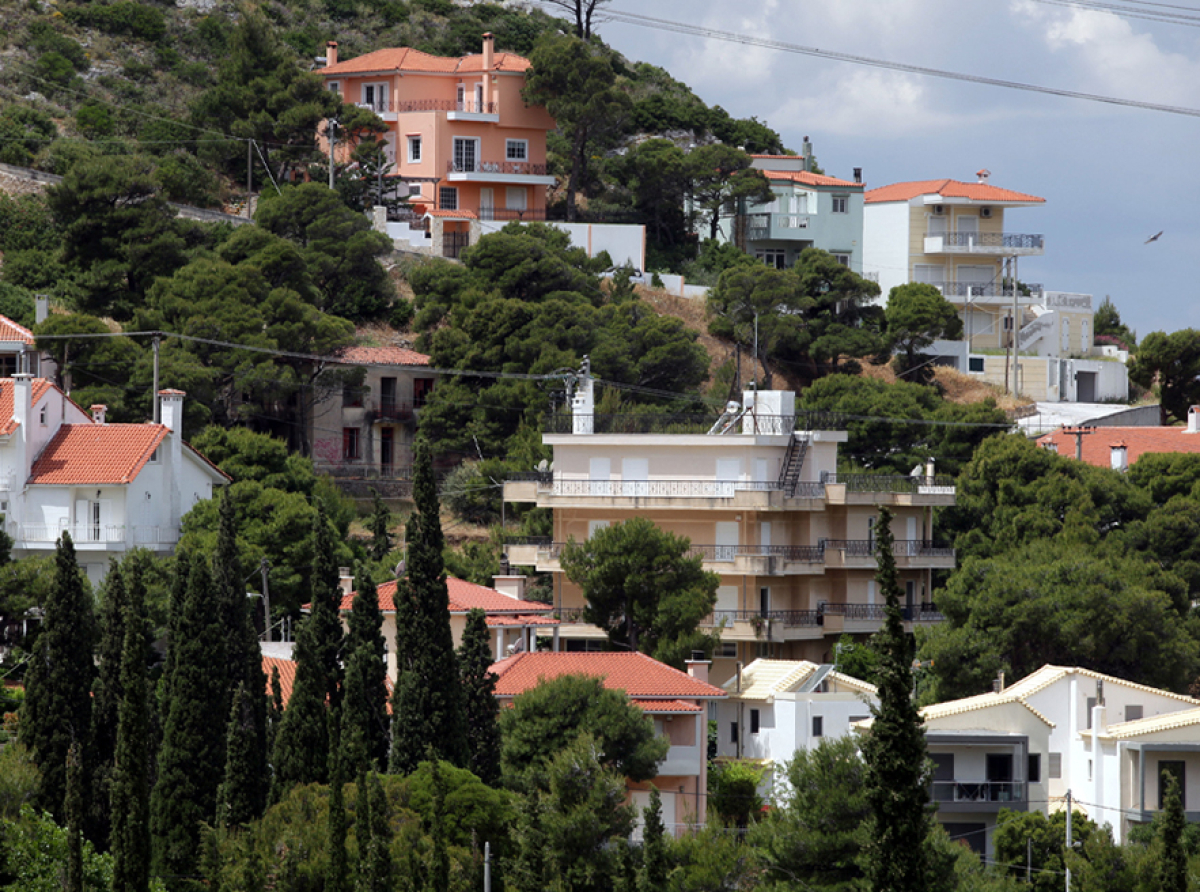 Ακίνητα: «Ξεπαγώνουν» χιλιάδες αγοραπωλησίες και γονικές παροχές που μπλόκαραν στα Δασαρχεία