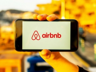 «Κόλπα» μέσω των social media για παράνομα Airbnb