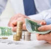 Τι παίρνει και τι δίνει ο νέος προϋπολογισμός: 600 εκατ. επιπλέον φόροι στις επιχειρήσεις – 670 εκατ. ΦΠΑ το 2023